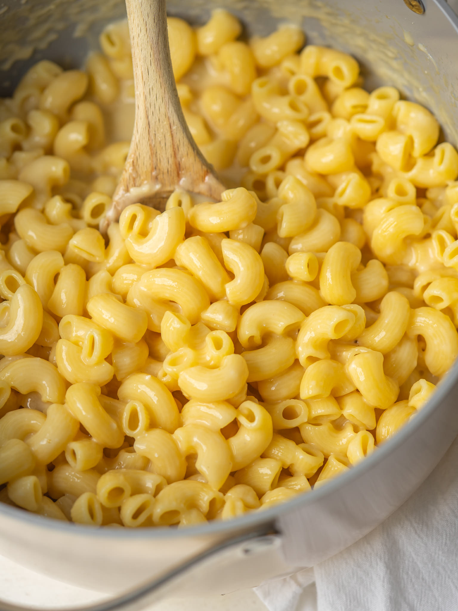 One Pot White Cheddar Mac and Cheese