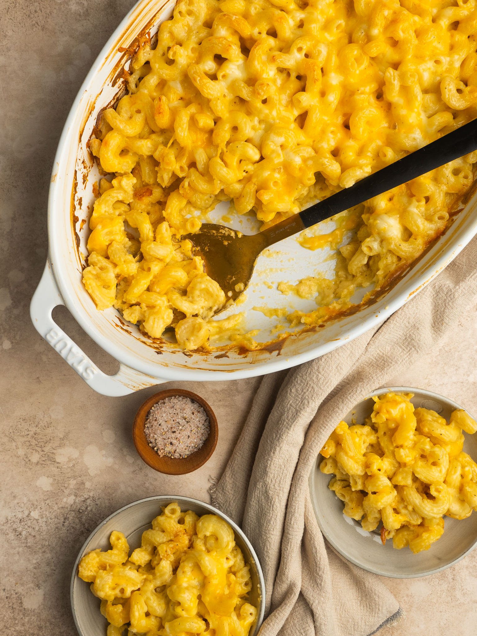 Above view of white cheddar mac and cheese in a baking dish