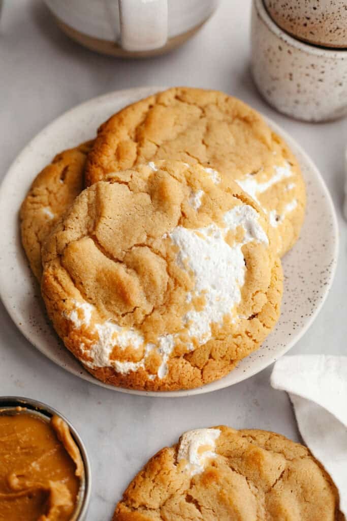 a plate of fluffernutter Cookies