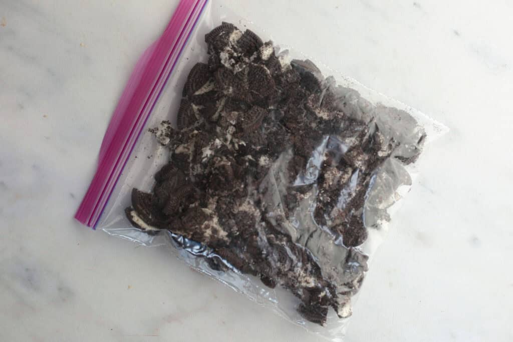 oreos in a ziploc bag